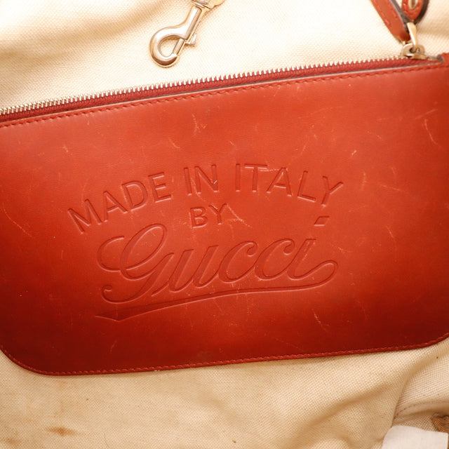 Détail coin inférieur Tote Bag Gucci frottements cuir rouge — AMANA Vintage