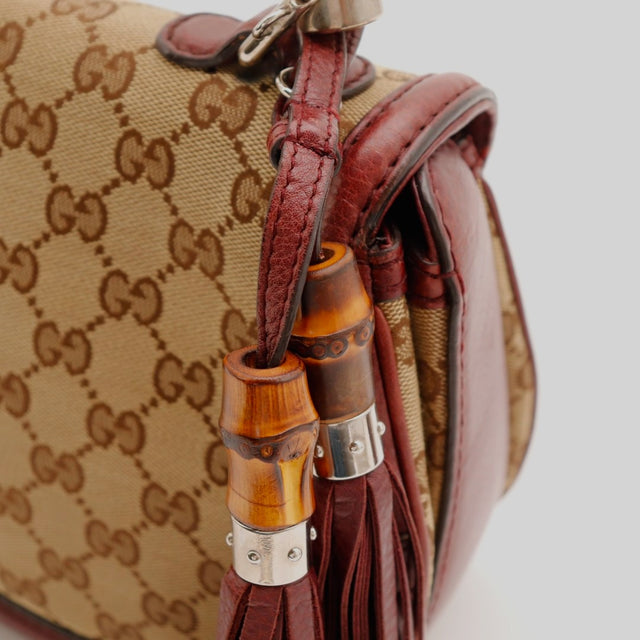 Détail anse bambou et fermoir Gucci Tote Bella Bambou — AMANA Vintage