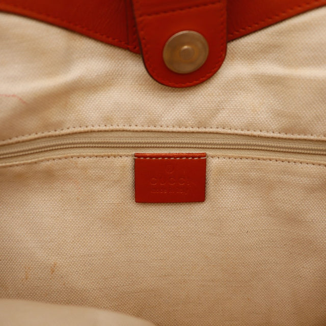 Détail coin inférieur sac Gucci Sukey léger frottement — AMANA Vintage