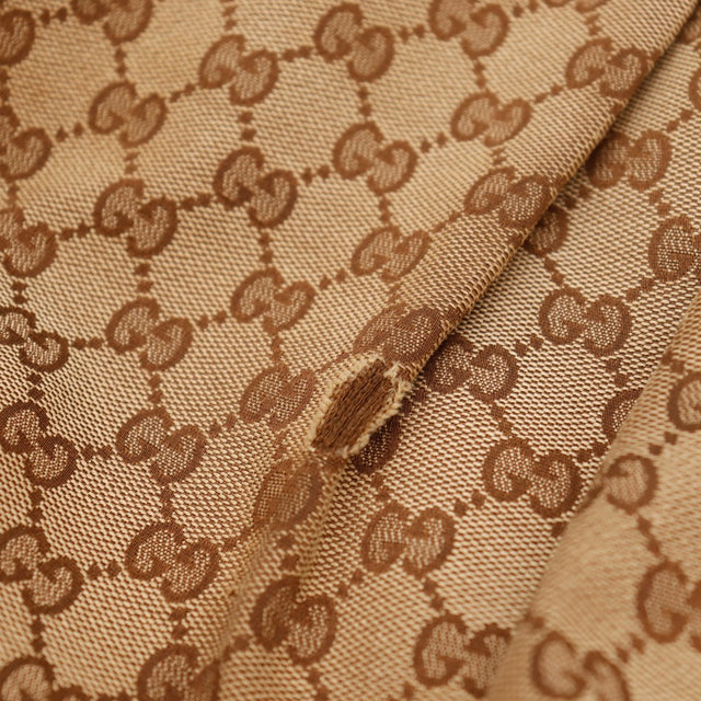 Détail attache anse cuir rouge sac Gucci Sukey argenterie Gucci — AMANA Vintage