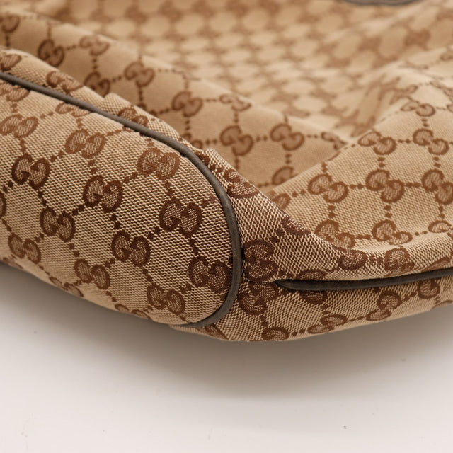 Détail coin inférieur gauche Gucci Hobo Horsebit légers frottements — AMANA Vintage