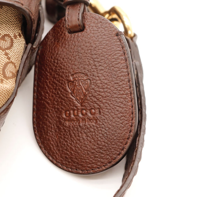 Détail du zip et de la pampille en cuir Gucci Hobo occasion authentique — AMANA Vintage