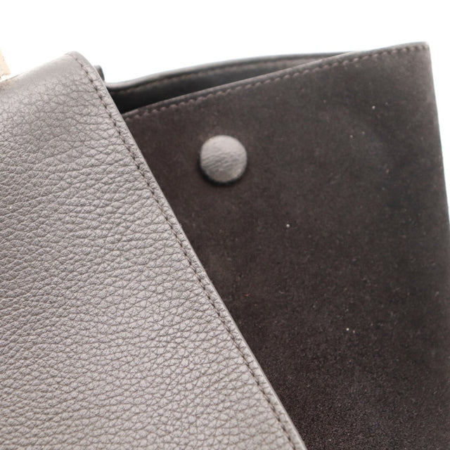 Intérieur du sac Céline Trapèze cuir grainé noir — AMANA Vintage