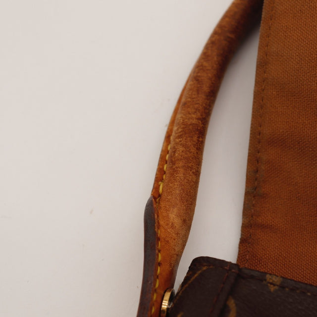 Détail des bordures de la base Louis Vuitton Mini Looping Toile Monogramme occasion authentique — AMANA Vintage
