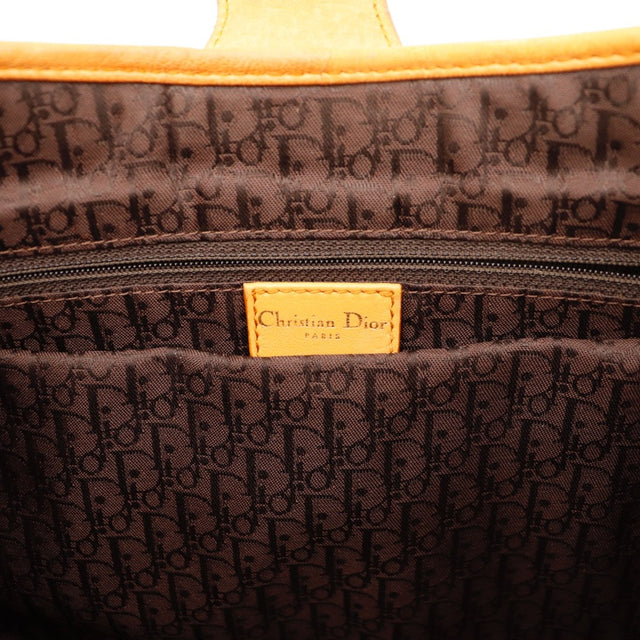 Détail de la base Christian Dior Hobo Plissé cuir d'agneau orange occasion authentique — AMANA Vintage