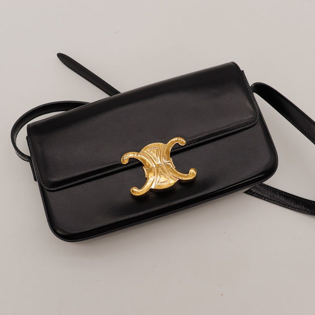 Sac Céline Triomphe cuir noir détail fermoir mors doré — AMANA Vintage