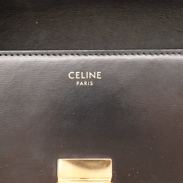 Détail cuir noir et logo Celine Paris intérieur occasion authentique — AMANA Vintage