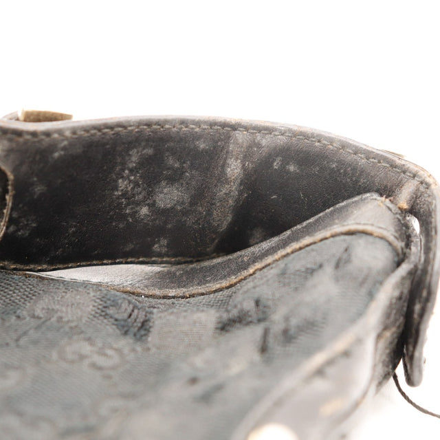 Détail cuir intérieur marqué Gucci Hobo occasion authentique — AMANA Vintage