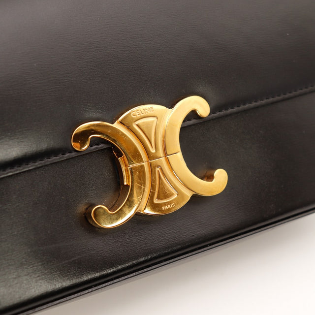 Détail fermoir Triomphe doré Céline gros plan occasion authentique — AMANA Vintage
