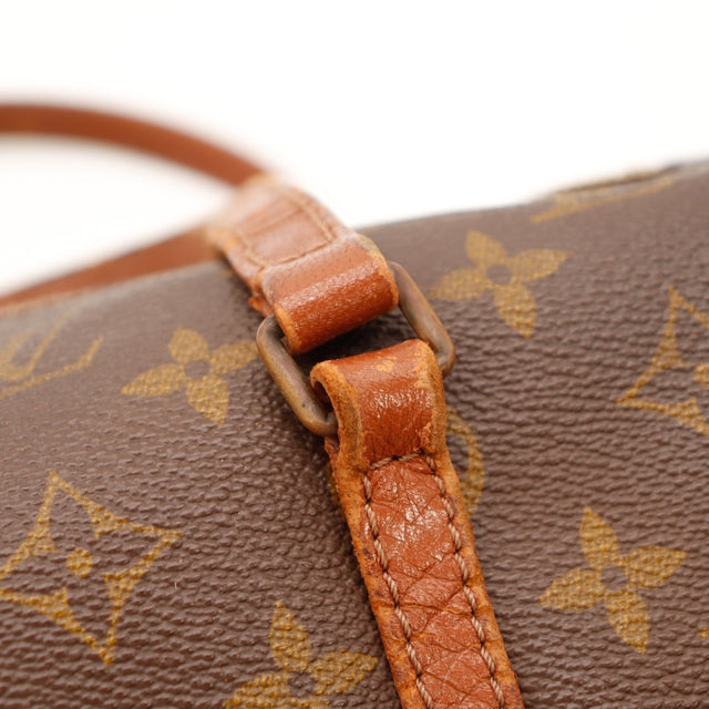 Détail attache anse cuir Louis Vuitton Papillon 30 — AMANA Vintage