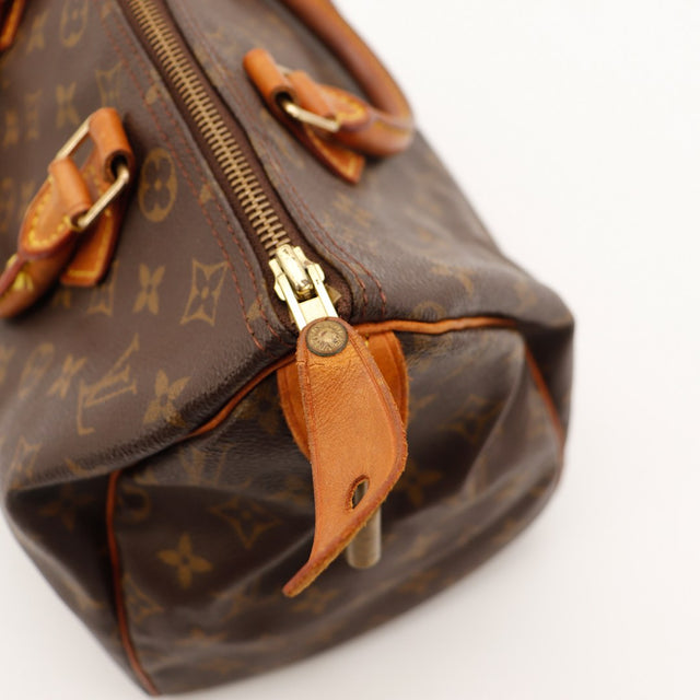Détail tirette et fermeture éclair Louis Vuitton Speedy 30 — AMANA Vintage