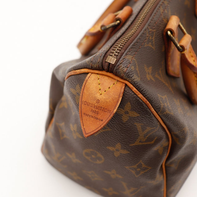 Detail medaillon Louis Vuitton Paris made in France Speedy 25 — AMANA Vintage