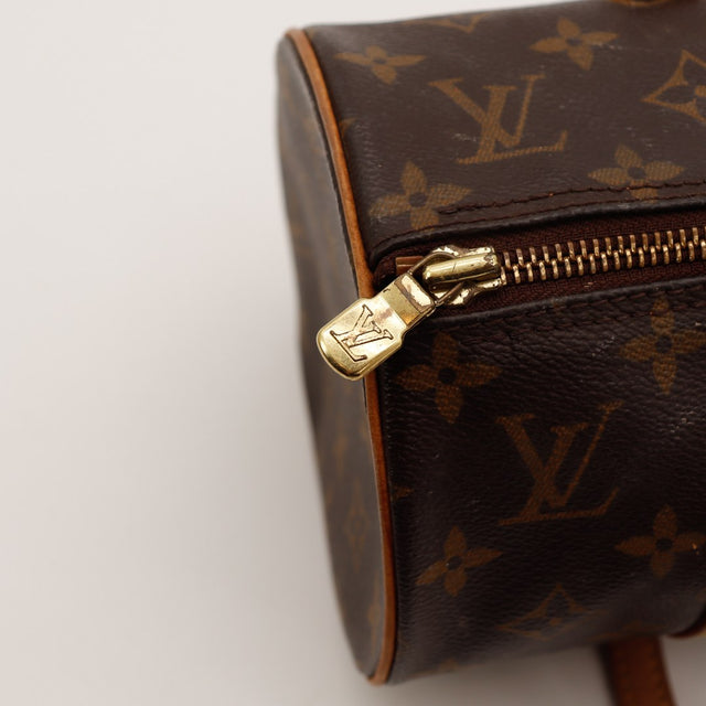 Détail tirette et zip doré Louis Vuitton Papillon 30 occasion authentique — AMANA Vintage