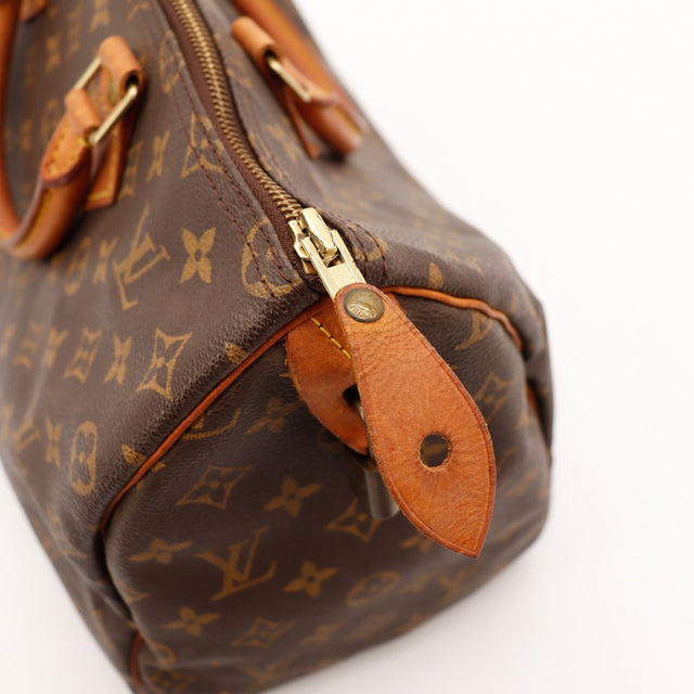 Détail tirette cuir zip Louis Vuitton Speedy 30 — AMANA Vintage