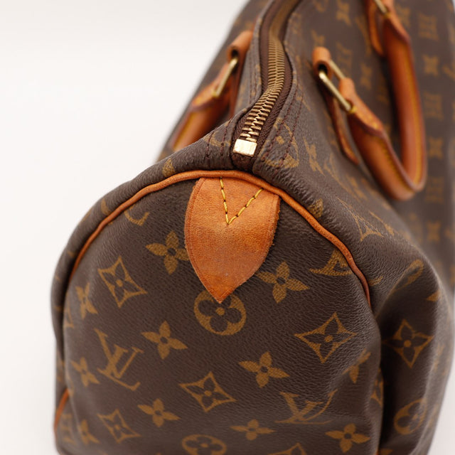 Détail coin cuir vachette Louis Vuitton Speedy 30 — AMANA Vintage