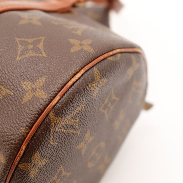 Détail coin et liseré cuir vachette Louis Vuitton Papillon 30 — AMANA Vintage
