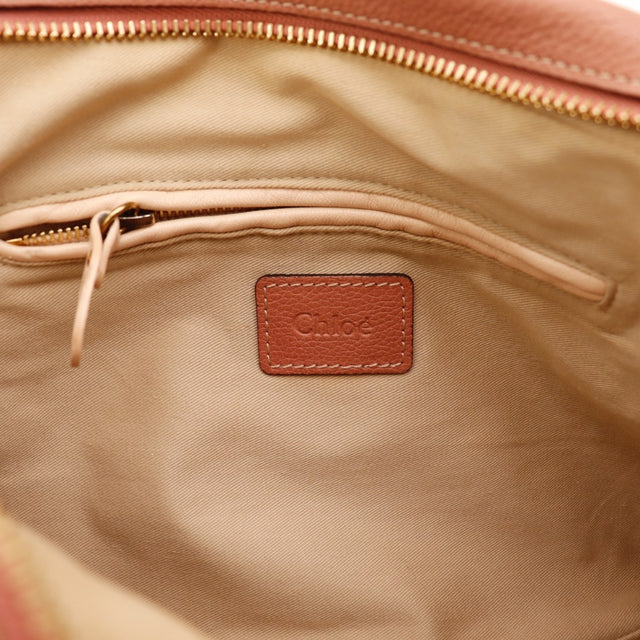 Détail des bordures Chloé Paraty Medium cuir grainé vieux rose occasion authentique — AMANA Vintage