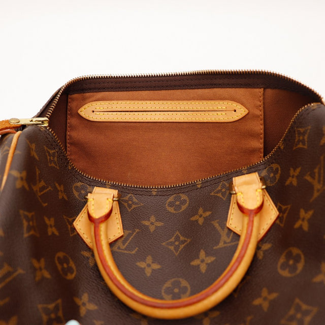 Date code AA0056 Louis Vuitton Speedy 30 intérieur occasion authentique — AMANA Vintage