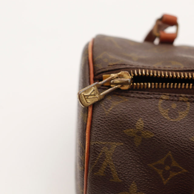 Vue du fond circulaire Louis Vuitton Papillon 26 Toile Monogramme occasion authentique — AMANA Vintage