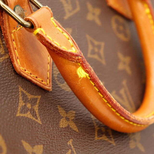 Gros plan usure bord couture anse Louis Vuitton Speedy 40 effilochage — AMANA Vintage