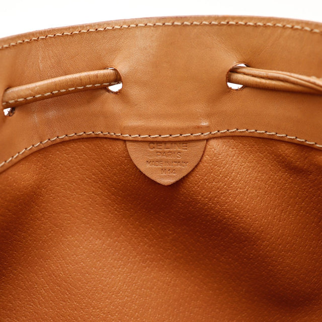 Détail estampille CELINE Paris Made in Italy intérieur du sac seau Macadam — AMANA Vintage