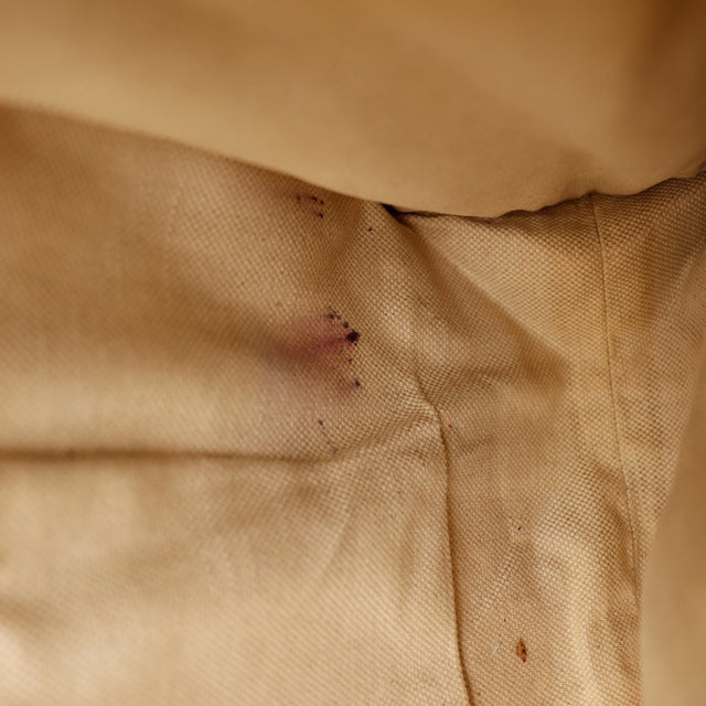 Détail taches sur la doublure intérieure du sac Gucci Hobo — AMANA Vintage