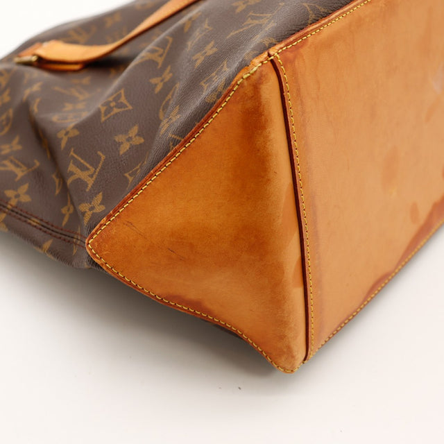 Angle inférieur en cuir vachette du Louis Vuitton Cabas Mezzo — AMANA Vintage