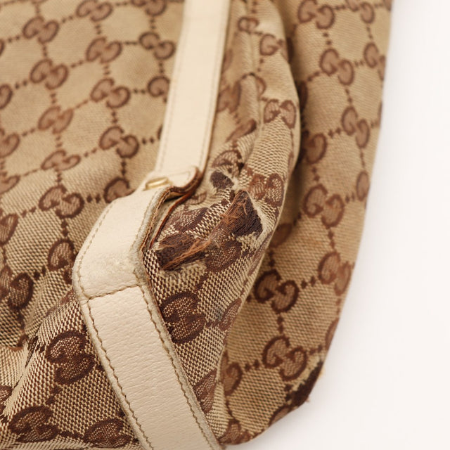 Détail coin usé toile monogrammée sac Gucci Tote — AMANA Vintage