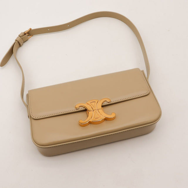 Sac Céline Triomphe Teen porté épaule cuir kaki occasion authentique — AMANA Vintage