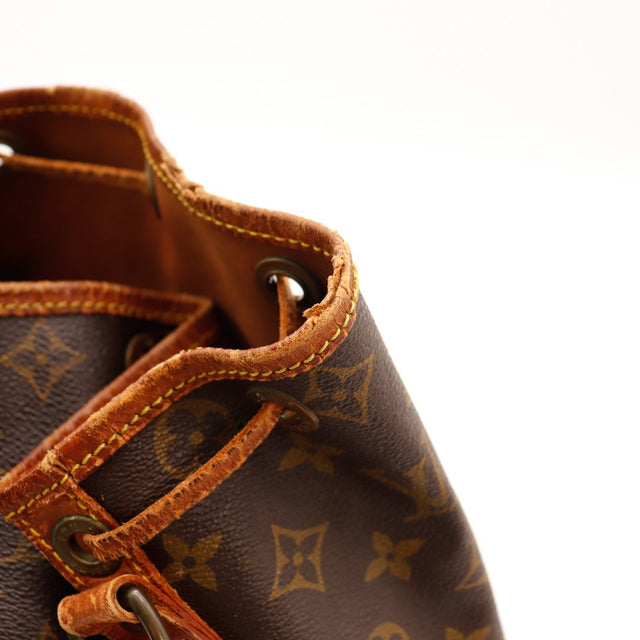 Détail bande en cuir supérieure usée Louis Vuitton Noé GM — AMANA Vintage