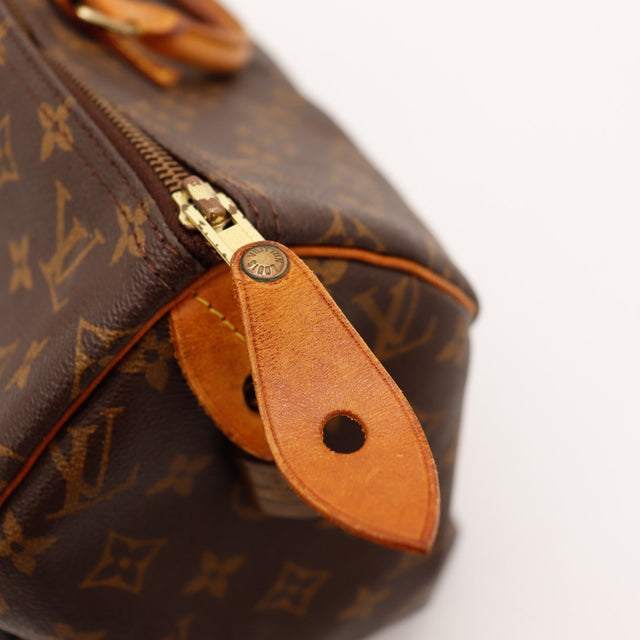 Détail languette cadenas Louis Vuitton Speedy 40 trou agrandi — AMANA Vintage