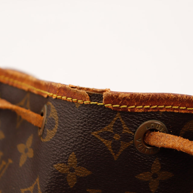 Détail bordure supérieure cuir Louis Vuitton Noé GM — AMANA Vintage