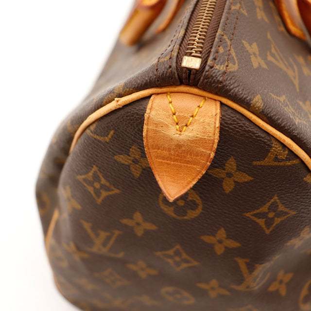 Détail garniture vachette patine caramel Louis Vuitton Speedy 40 — AMANA Vintage