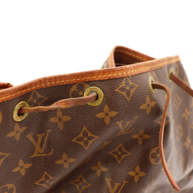 Détail de la ficelle coulissante Louis Vuitton Noé Toile Monogramme occasion authentique — AMANA Vintage