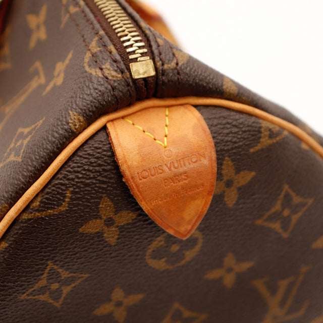 Détail tab vachette Louis Vuitton Speedy 35 estampillé Paris — AMANA Vintage