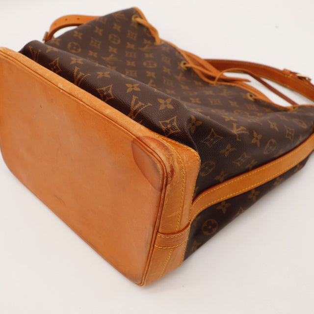Vue de profil Louis Vuitton Noé Toile Monogramme occasion authentique — AMANA Vintage