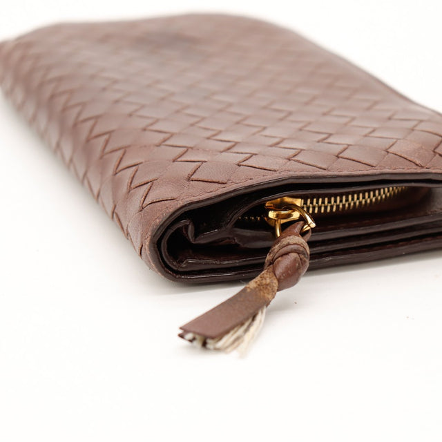 Détail tirette en cuir tressé usée portefeuille Bottega Veneta Intrecciato — AMANA Vintage
