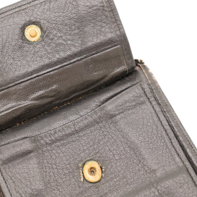 Intérieur portefeuille Courreges cuir noir compartiments et pression dorée occasion — AMANA Vintage