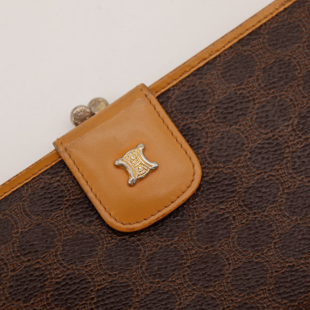 Detail fermoir et logo Celine portefeuille Macadam occasion — AMANA Vintage