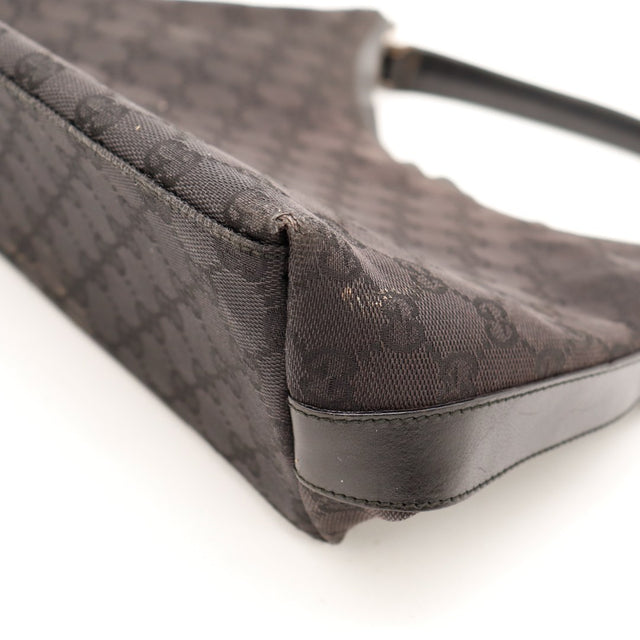 Détail coin inférieur droit Hobo Gucci — AMANA Vintage