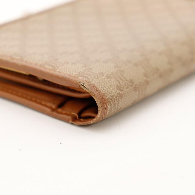 Detail coin exterieur portefeuille Celine Macadam usure toile et cuir occasion — AMANA Vintage
