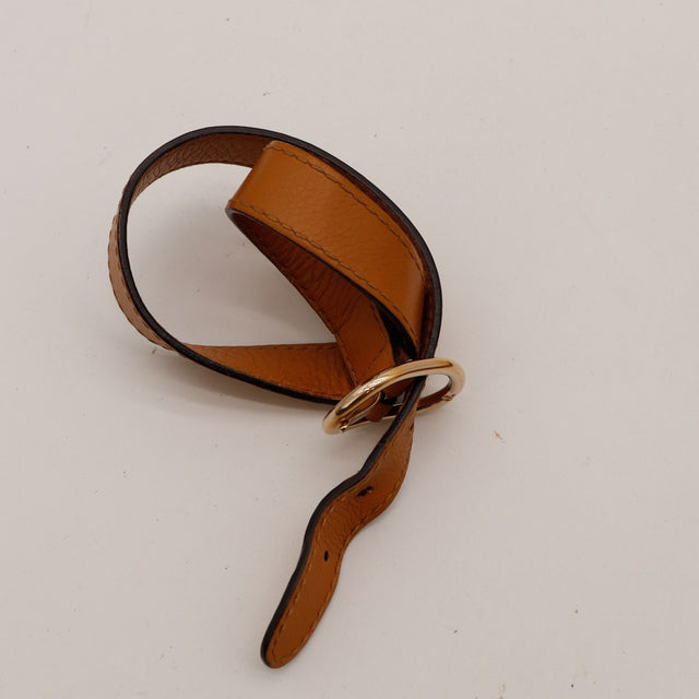 Détail boucle bandoulière Gucci New Jackie cuir cognac anneau doré — AMANA Vintage