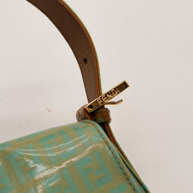 Intérieur plaque Fendi Made in Italy Baguette Zucchino vert — AMANA Vintage