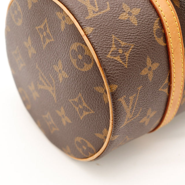 Détail extrémité cylindrique Louis Vuitton Papillon 30 cuir vachette caramel — AMANA Vintage