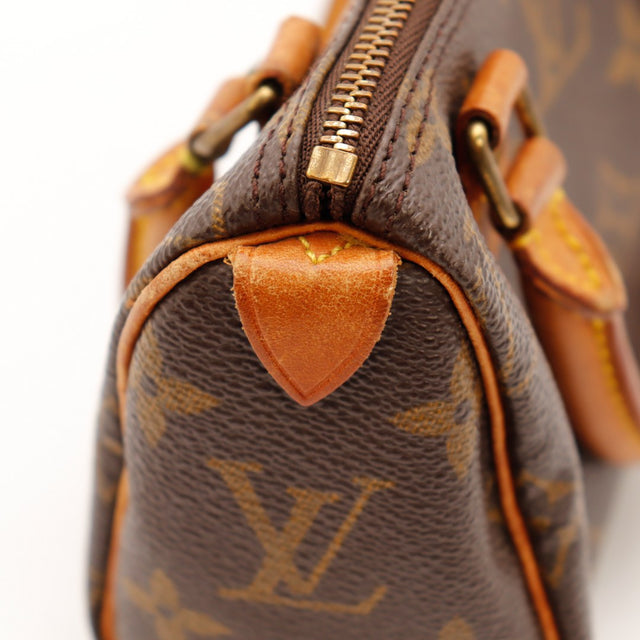 Détail zip coin usé Louis Vuitton Speedy Nano — AMANA Vintage