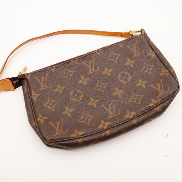 Détail Toile Monogram usure Pochette Accessoires Louis Vuitton — AMANA Vintage