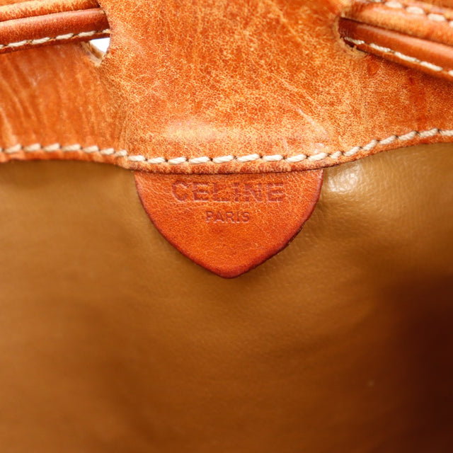 Détail cuir supérieur sac seau Celine Macadam usure et marques visibles — AMANA Vintage