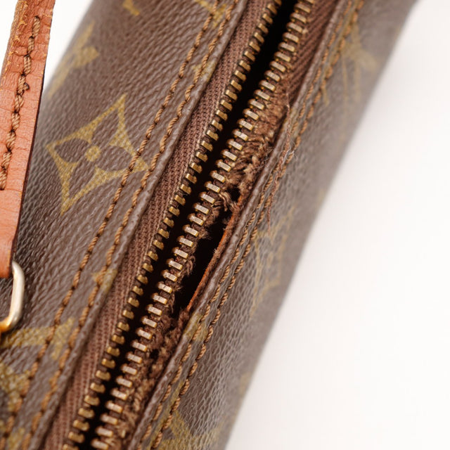 Detail zip superieur Louis Vuitton Papillon 30 toile Monogram occasion — AMANA Vintage