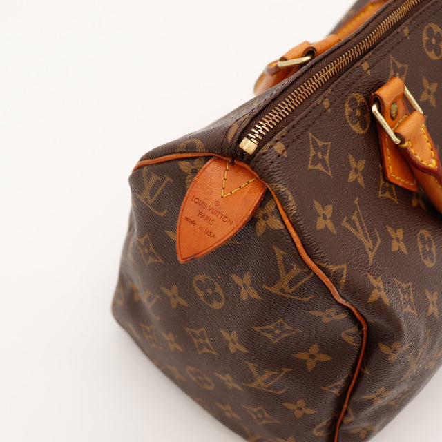 Détail languette et coin bas Louis Vuitton Speedy 30 — AMANA Vintage