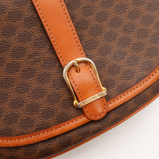 Detail boucle et fermoir dore sac Celine Macadam vintage authentique — AMANA Vintage